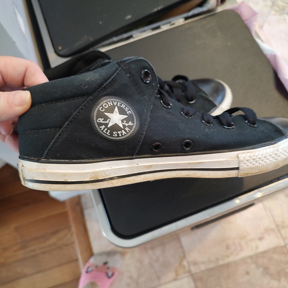 Converse sneakers size 5
